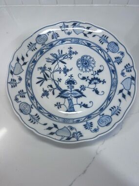 Vintage Meissen Germany Blue Onion  11 Inch Dinner Plate Single Arrow Mark